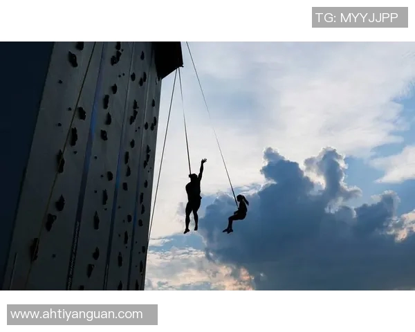 成都攀岩队与广州攀岩队赛后状态分析与表现对比探讨